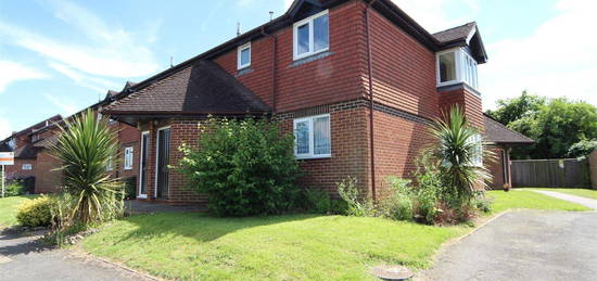 Flat to rent in Smithers Lane, East Peckham, Tonbridge TN12