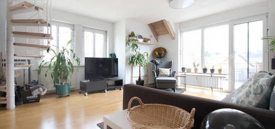 Attraktive 3,5-Zimmer-Maisonette-Wohnung mit Balkon, Einbauküche, ruhige Lage in Brombach