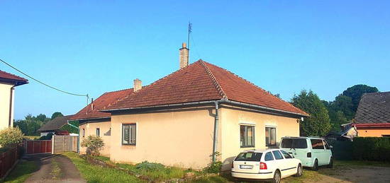 Prodej  rodinného domu 1 900 m², pozemek 2 185 m²