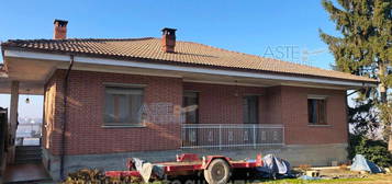 Villa all'asta via Rivetti 6, Neive