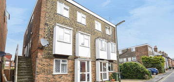 2 bedroom maisonette for sale