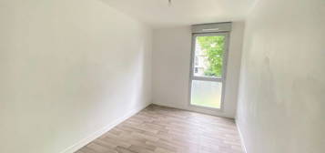 Appartement  à louer, 4 pièces, 3 chambres, 75 m²