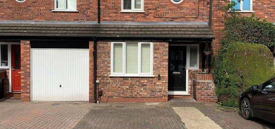 4 bed town house to rent