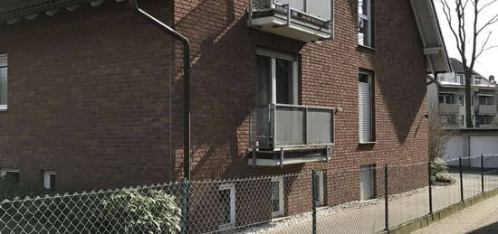 Helle 3 Zimmer Dachgeschosswohnung mit Balkon in Küppersteg