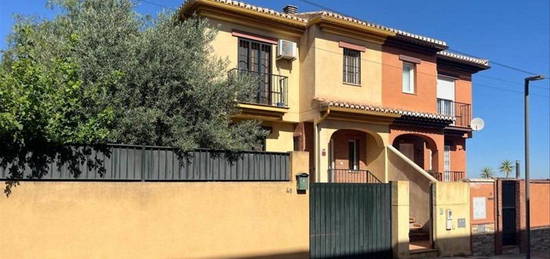 Casa adosada en venta en Otura