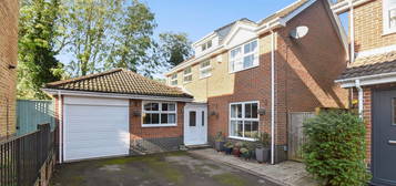 6 bed detached house for sale