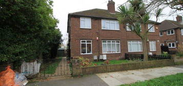 Maisonette to rent in Glebe Avenue, Ruislip HA4