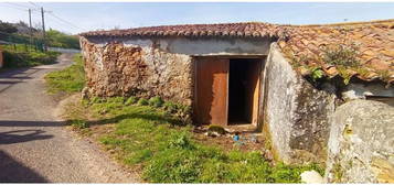 Casa em ruína com projeto perto de Mafra.