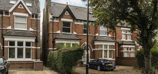 Flat for sale in Gordon Road, London W5