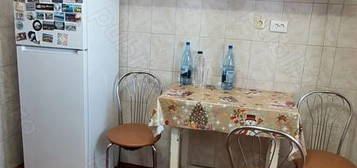 Proprietar, inchiriez camera in apartament de 3 camere