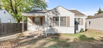 3814 E Countryside Plz, Wichita, KS 67218