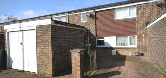 Maisonette to rent in Pennine Way, Basingstoke RG22