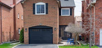 938 Deer Run, Mississauga, ON L5C 4B2