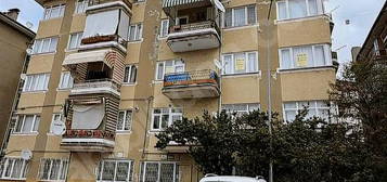 Kaplan emlaktan Karşıyaka karakolu arkası eşyalı kiralık daire