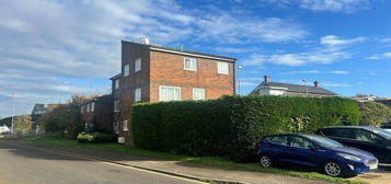 Flat to rent in The Drive, Horley RH6