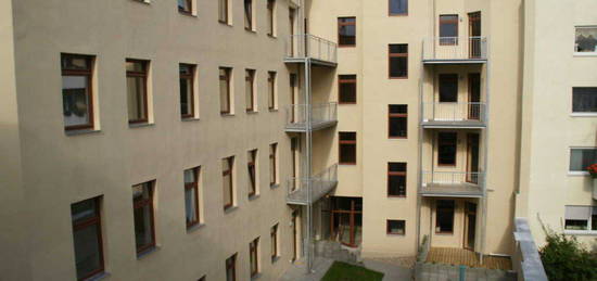 Gemütliche Wohnung mit Balkon und Küche