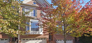 12462 Blissful Valley Dr, Fairfax, VA 22033