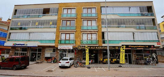 UĞUR KOÇ TAN VEYSEL KARANİ CADDE ÜZERİ 3+1 KİRALIK ARA KAT DAİRE