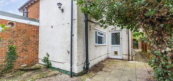 2 bed semi-detached house for sale