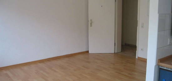 Schöne 1-Zimmer Wohnung am ruhigen Ende der Leipziger Straße (E/3)