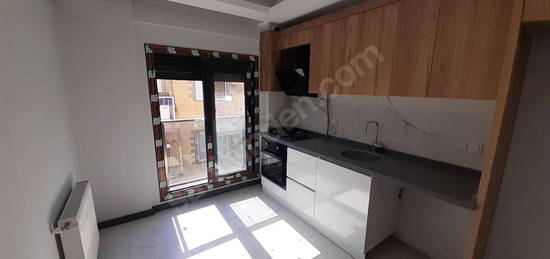 ANADOLU CADDESİ YAKINI BOŞ 3+1 DUBLEXS DAİRE