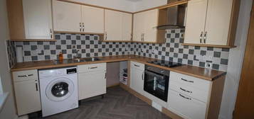 Flat to rent in Peck House, Peck Way NN10