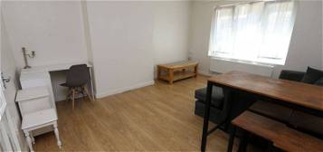 3 bed flat to rent