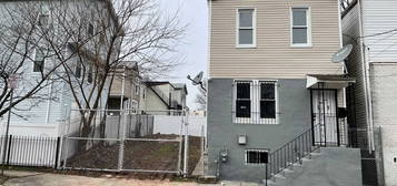 25 Kipp St, Newark, NJ 07108