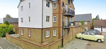 Flat to rent in Mansfield Drive, Iwade, Sittingbourne ME9