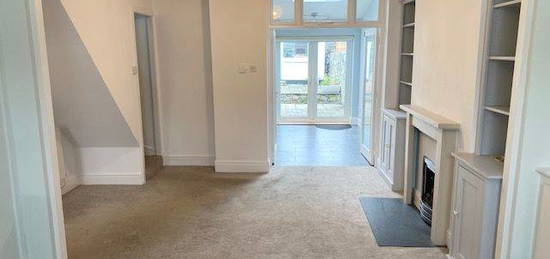 Terraced house to rent in Grove Terrace, Penarth CF64