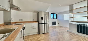 3 bed flat to rent