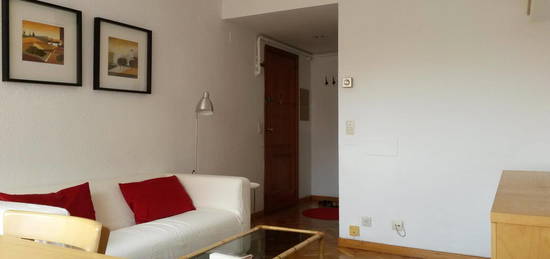 Apartamento de alquiler en Doctor Cerrada