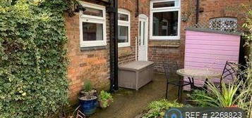 2 bedroom terraced house