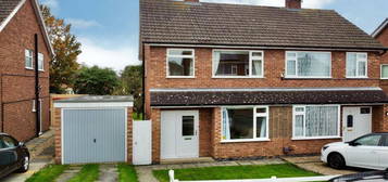 3 bedroom semi-detached house for sale