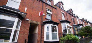 Terraced house to rent in Cowlishaw Road, Sheffield S11