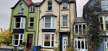 5 bedroom terraced house for sale