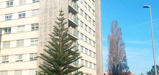 Arrendamento de Apartamento T2  na rua Orfeão do Porto