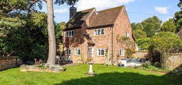 4 bed detached house for sale