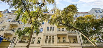 CHARMANT UND BEZUGSFREI: Helle Wohnung in attraktivem Altbau nahe Schloss Charlottenburg