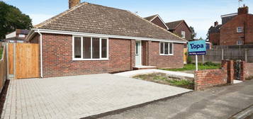 2 bed detached bungalow for sale