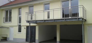 Neuwertige 2-Zimmer-Wohnung mit Balkon und Einbauküche in Freckenfeld