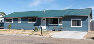 1115 C St W, Vale, OR 97918
