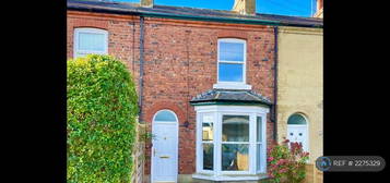 2 bedroom terraced house