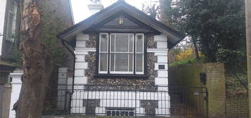 1 bed detached house to rent