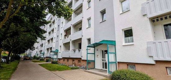 3 Zimmerwohnung mit Loggia in beliebter Wohngegend  in Lankow verfügbar!