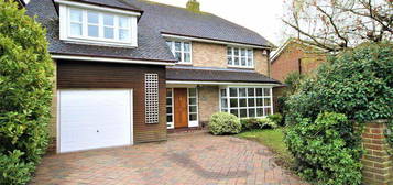 5 bedroom detached house