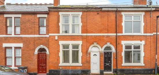 4 bed terraced house for sale