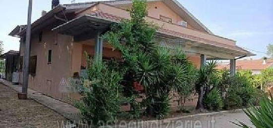 Appartamento all'asta in via Migliara 45, 94