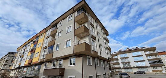 ESKİ HASTANE BÖLGESİNDE ARAKAT SATILIK 2+1 DAİRE