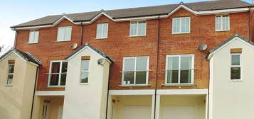 3 bed town house to rent